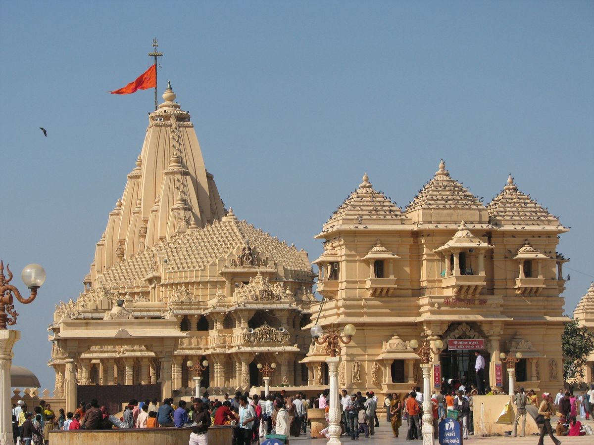 Somnath Temple Guide: Darshan, Triveni Ghat and Bhalka Tirth. Gujarat travel guide by Kutch Cab Service